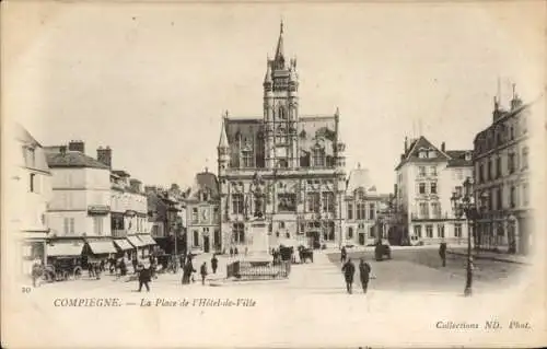 Ak Compiègne Oise, Place de l'Hotel de Ville