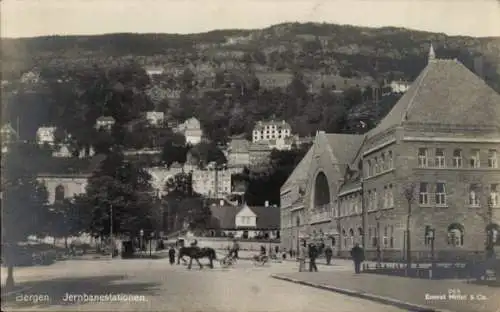 Ak Bergen Norwegen, Jernbanestationen