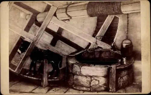 Kabinett Foto Isle of Wight England, Carisbrooke Castle, the well, 1896