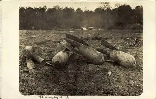 Foto Ak Schlachtfeld in der Champagne 1916, Blindgänger