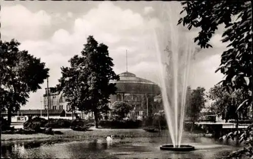 Ak Frankfurt am Main, Festhalle, Weiher, Springbrunnen