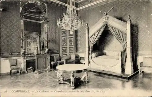 Ak Compiègne Oise, Schloss, Chambre a coucher de Napoleon I