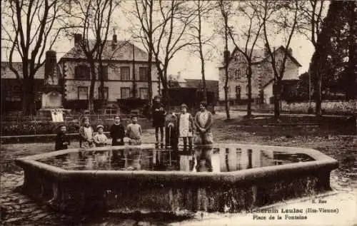 Ak St. Sornin Leulac Haute Vienne, Place de la Fontaine