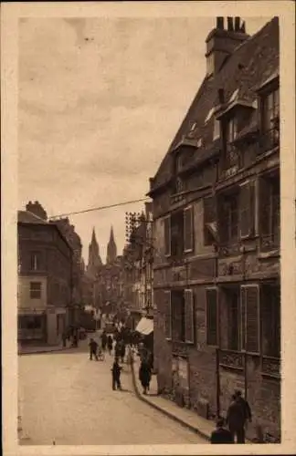 Ak Caen Calvados, Place Malherbe, Rue Ecuyere, Maison de Malherbe