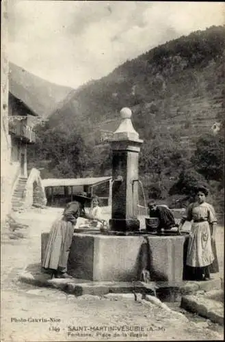 Ak Saint Martin Vésubie Alpes Maritimes, Fontaine, Place de la Ecairie