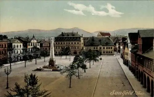 Ak Saalfeld an der Saale Thüringen, Teilansicht, Denkmal