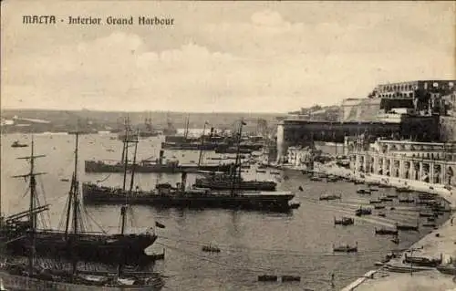 Ak Valletta Malta, Grand Harbour, Kriegsschiffe