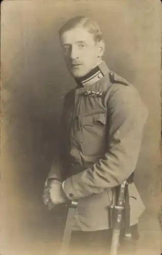 Foto Ak Deutscher Soldat in Uniform, Porträt