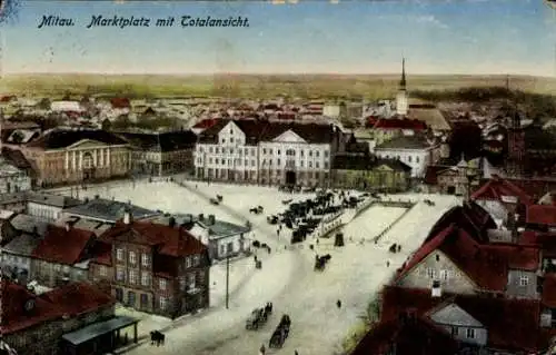 Ak Jelgava Mitau Lettland, Marktplatz mit Totalansicht von Ort