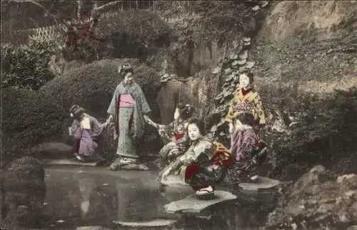 Ak Japan, Japanerinnen in Kimonos am Wasser