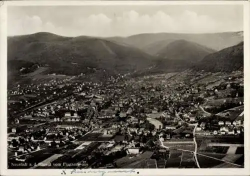 Ak Neustadt an der Haardt Neustadt an der Weinstraße, Panorama, Fliegeraufnahme