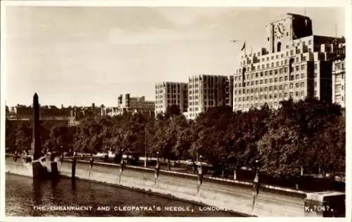 Ak London City England, The Embankment und Cleopatras Needle