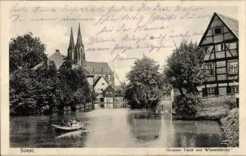 Ak Soest in Westfalen, Großer Teich und Wiesenkirche, Ruderboot