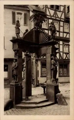 Ak Wertheim am Main, Engelbrunnen,1574 erbaut, Fachwerkhaus