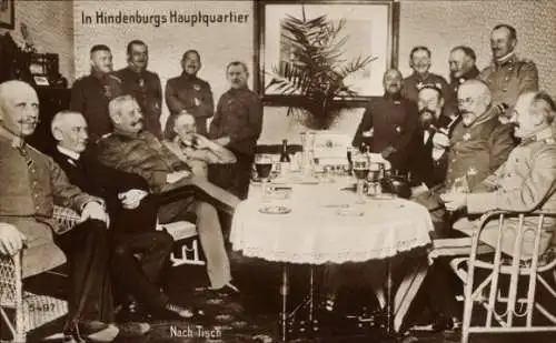 Ak In Hindenburgs Hauptquartier, Paul von Hindenburg, Heerführer