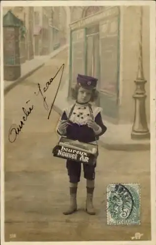 Ak Glückwunsch Neujahr, Kind mit Bauchladen