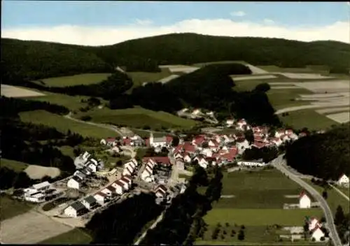 Ak Bontkirchen Brilon im Sauerland, Naturpark Diemelsee, Fliegeraufnahme, Panorama