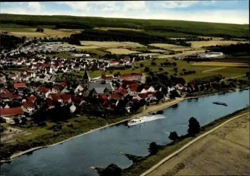 Ak Lüchtringen Höxter an der Weser, Gesamtansicht, Kirche, Schiff