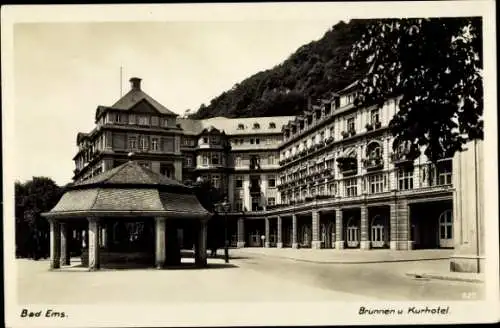 Ak Bad Ems an der Lahn, Brunnen, Kurhotel