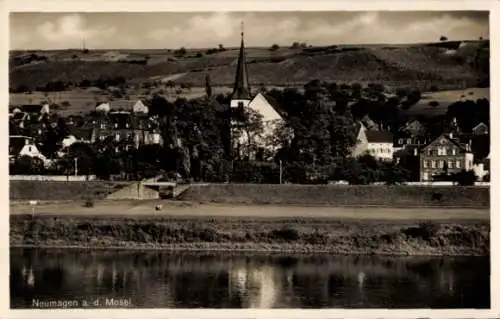 Ak Neumagen an der Mosel, Teilansicht, Kirchturm, ältester Weinort Deutschlands