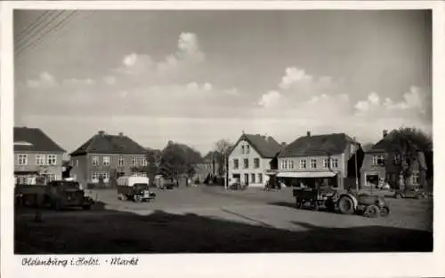 Ak Oldenburg in Holstein, Markt, Traktor mit Anhänger, Lastwagen