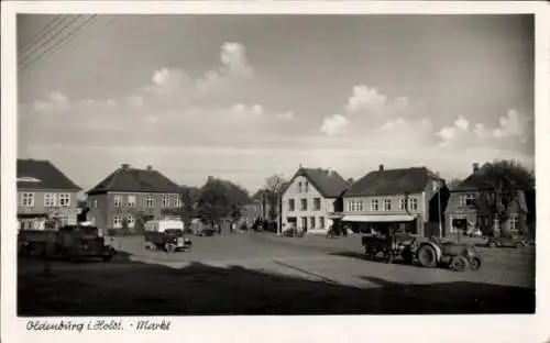 Ak Oldenburg in Holstein, Markt, Traktor mit Anhänger, Lastwagen