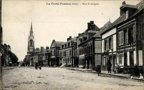 Ak La Ferté Frênel Orne, Rue Principale