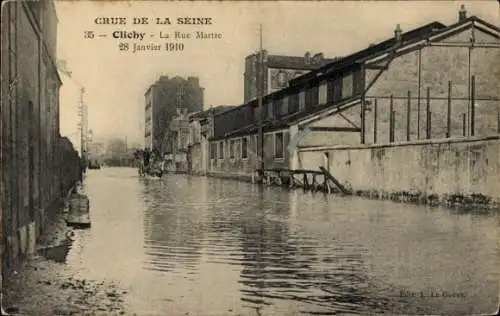 Ak Clichy Hauts de Seine, Rue Martre, Crue de la Seine 1910