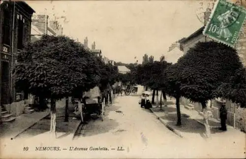 Ak Nemours Seine-et-Marne, Avenue Gambetta