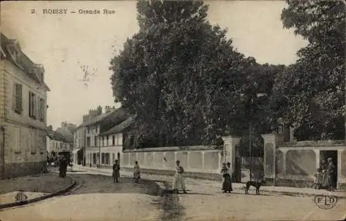 Ak Roissy en Brie Seine et Marne, Grande Rue