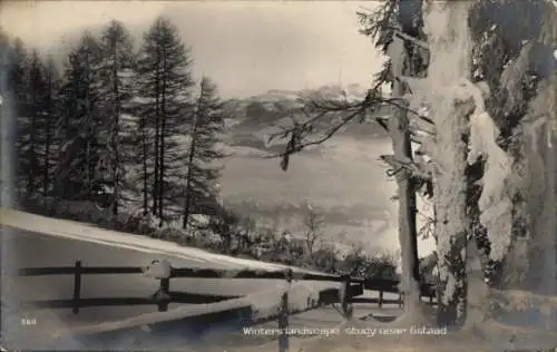 Ak Gstaad Saanen Kanton Bern, Gesamtansicht, Winter, Schnee, Zaun