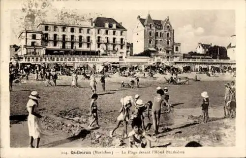 Ak Quiberon Morbihan, La Plage devant l'Hotel Penthievre