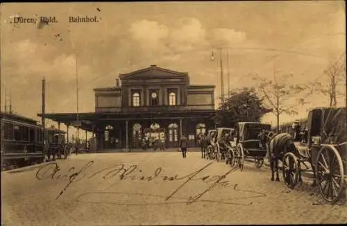 Ak Düren im Rheinland, Bahnhof, Kutschen