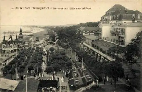 Ak Ostseebad Heringsdorf auf Usedom, Kurhaus, Blick nach Ahlbeck