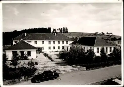 Foto Ak Gomaringen Baden Württemberg, Gebäude, Auto