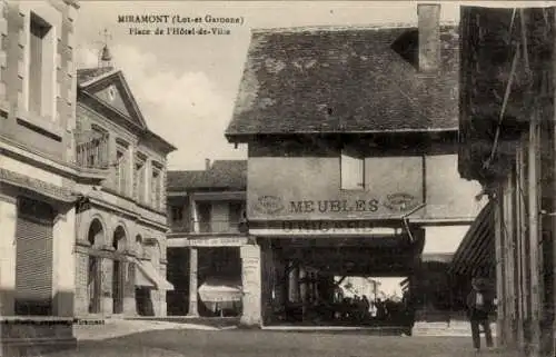 Ak Miramont de Guyenne Lot et Garonne, Place de la Hôtel de Ville