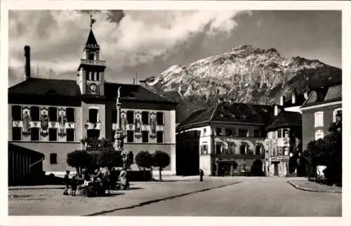 Ak Bad Reichenhall in Oberbayern, Marktplatz mit Hochstaufen