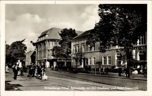 Ak Wittenberge an der Elbe Prignitz, Bahnstraße, HO-Kaufhaus, Hotel Germania