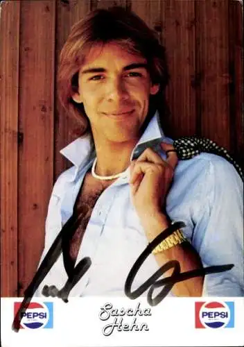 Ak Schauspieler Sascha Hehn, Standportrait, Autogramm, Pepsi Logo