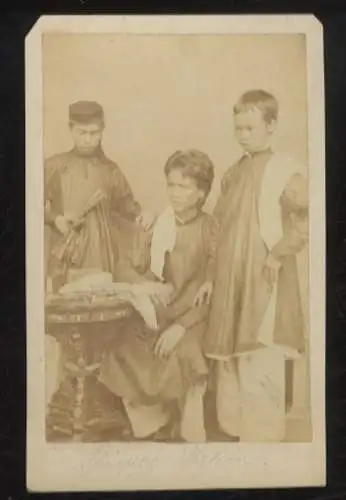 Malaysia - Originalphotographie - August Sachtler, um 1864 - Penang, 3 einheimische junge Männer