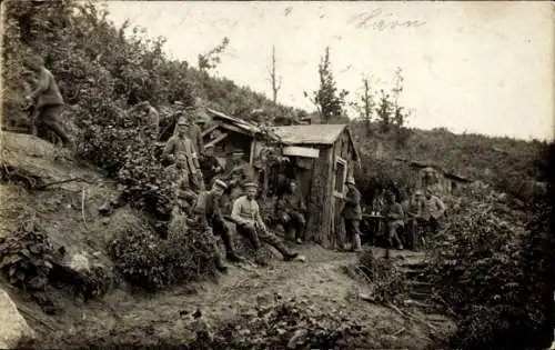 Foto Ak Deutsche Soldaten in Uniformen, I WK
