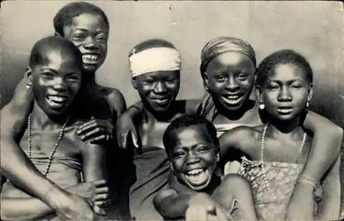 Ak Afrikanerinnen, Gruppenfoto, Afrikanische Tracht