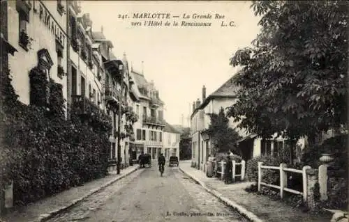 Ak Marlotte Seine et Marne, La Grande Rue vers l'Hotel de la Renaissance