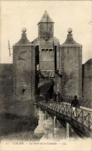 Ak Calais Pas de Calais, Porte de la Citadelle, Brücke