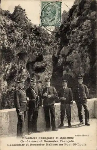 Ak Paris IV Ile de la Cité, Le Pont Saint Louis, Frontiere Francaise et Italienne, Gruppenfoto