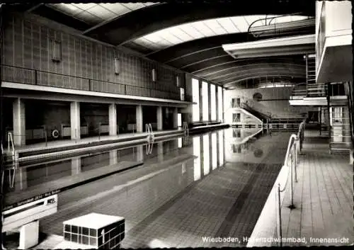 Ak Wiesbaden in Hessen, Hallenschwimmbad, Innenansicht