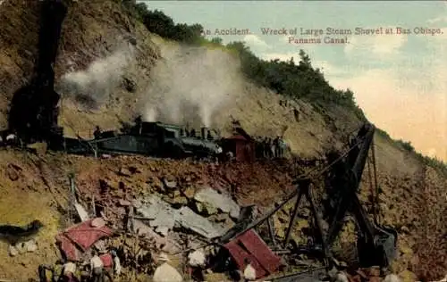 Ak Bas Obispo Panama, Wreck of large Steam Shovel