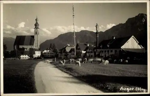 Foto Ak Anger in Oberbayern, Ortsansicht, Maibaum, Kirche