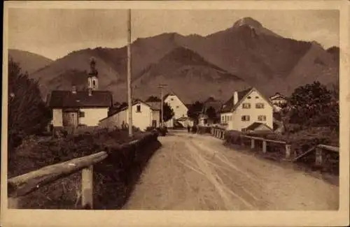 Ak Lenggries in Oberbayern, Straßenpartie