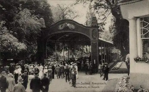 Ak Bad Kreuznach in Rheinland Pfalz, Radium-Solbad, Wandelhalle im Kurpark